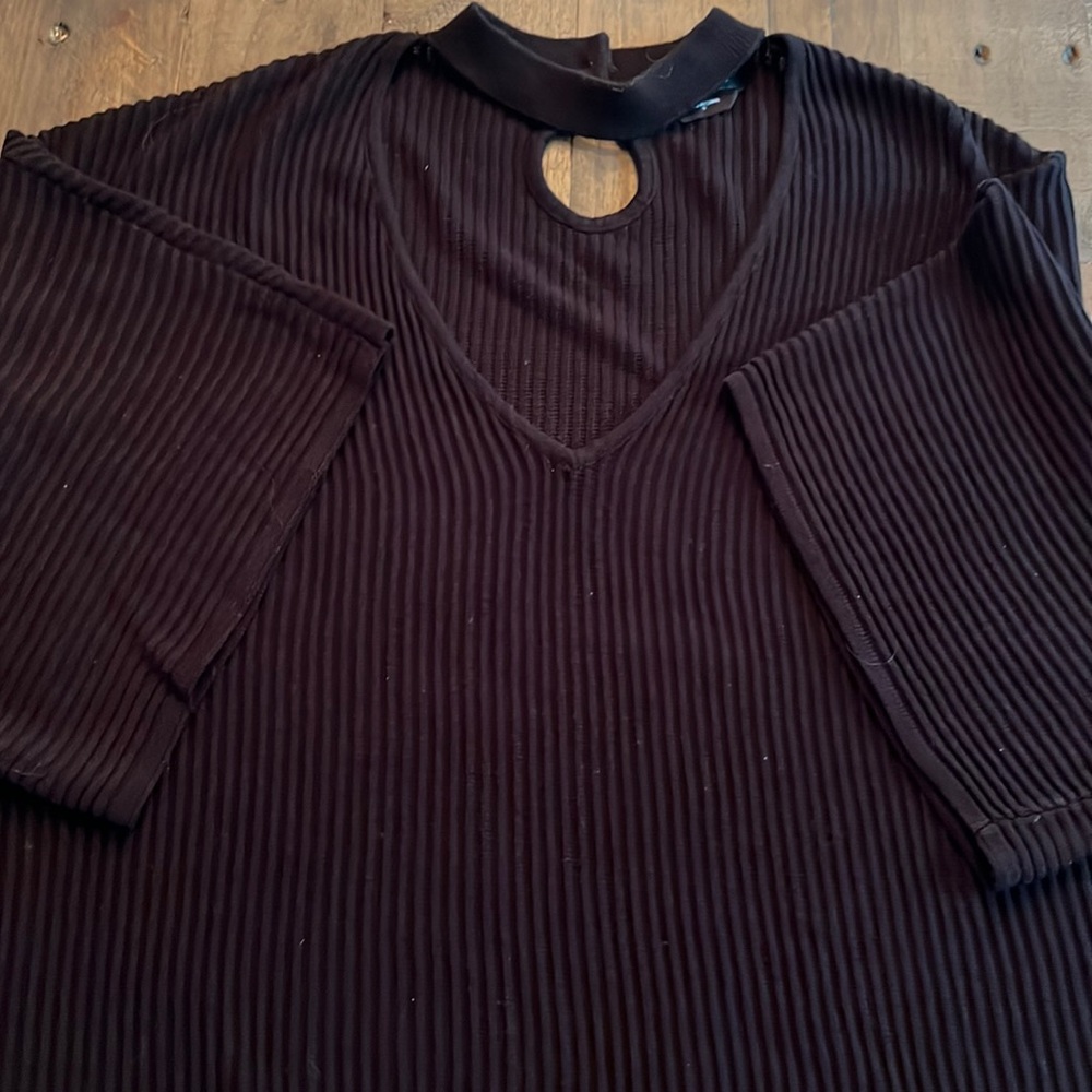 CHOKER TOP